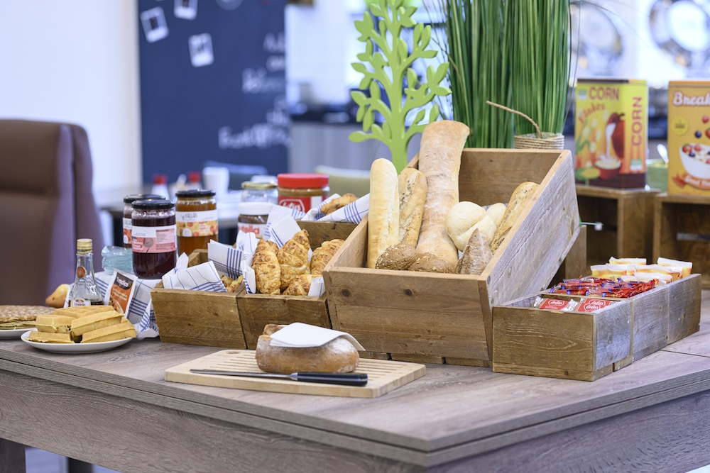 Holiday Inn Brussels Schuman by IHG