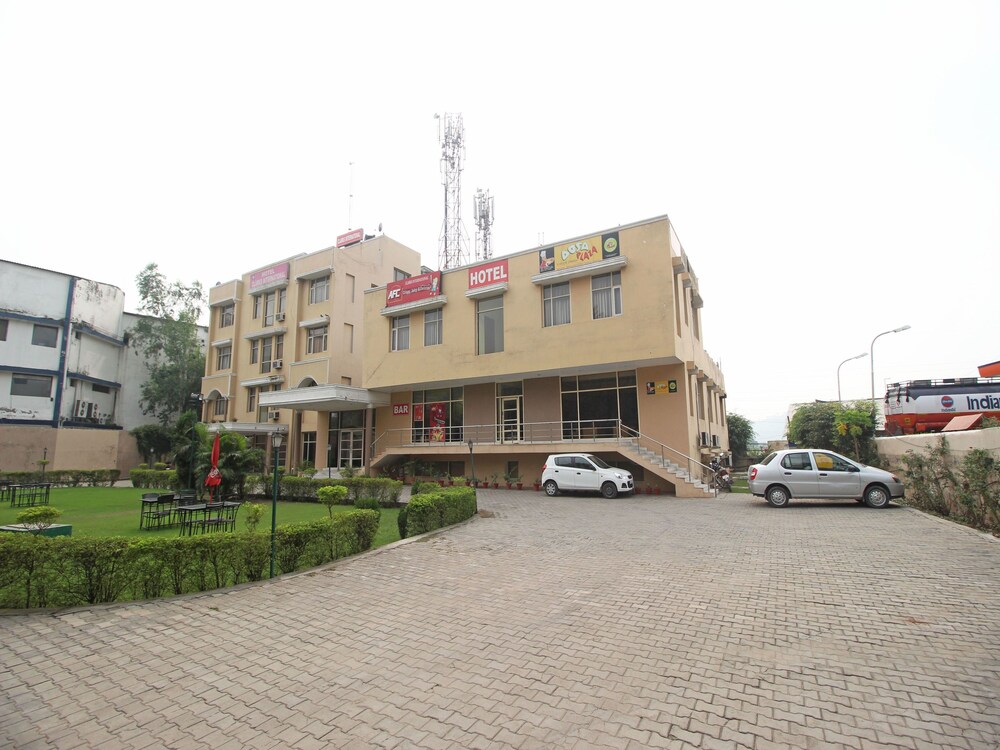 Hotel Clarks International