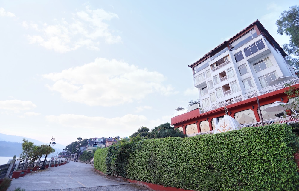 Ganga Kinare - A Riverside Boutique Resort