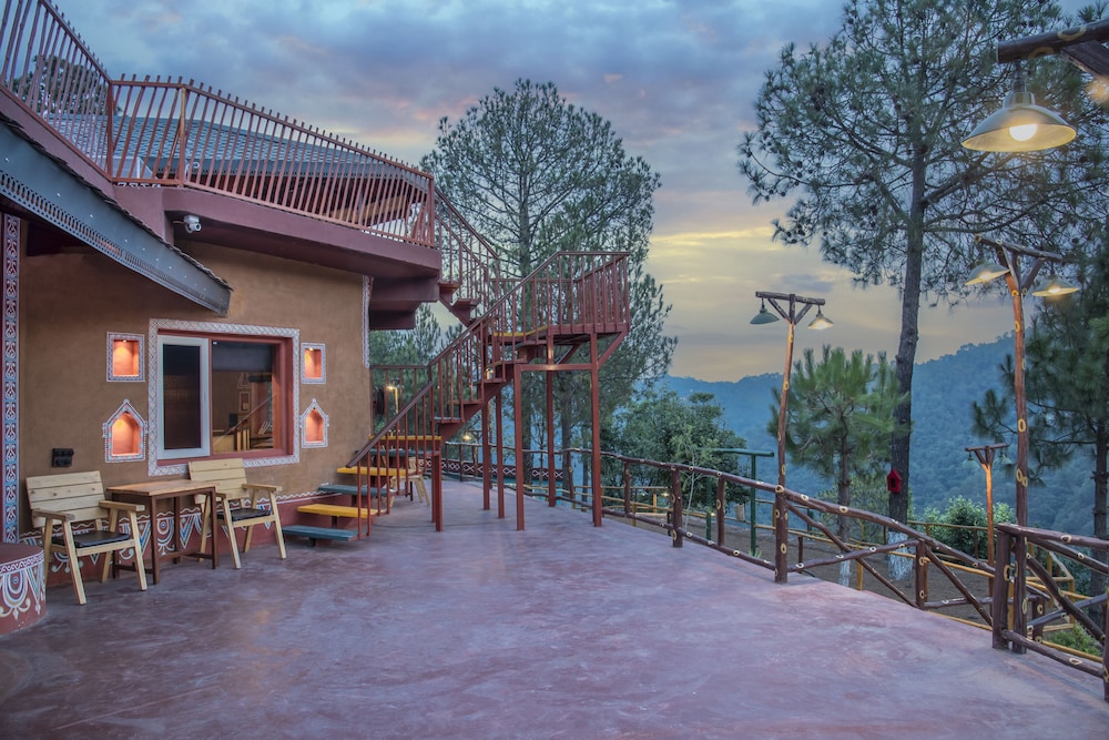 A Kasauli Ggaon by Echor