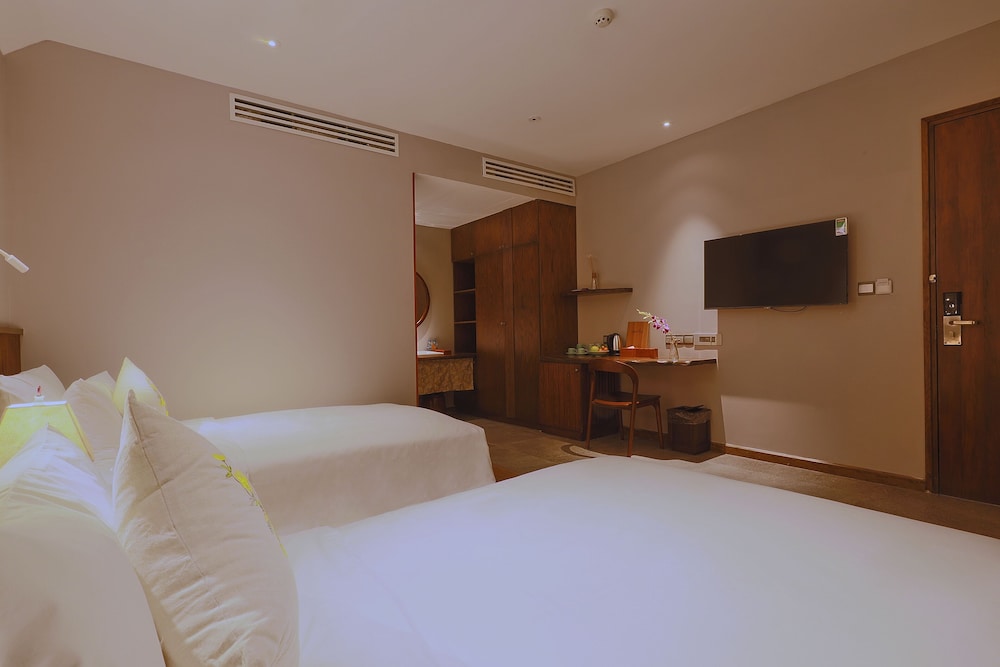 Cherry Hotel