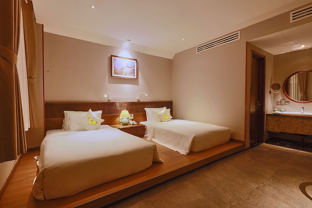 Cherry Hotel