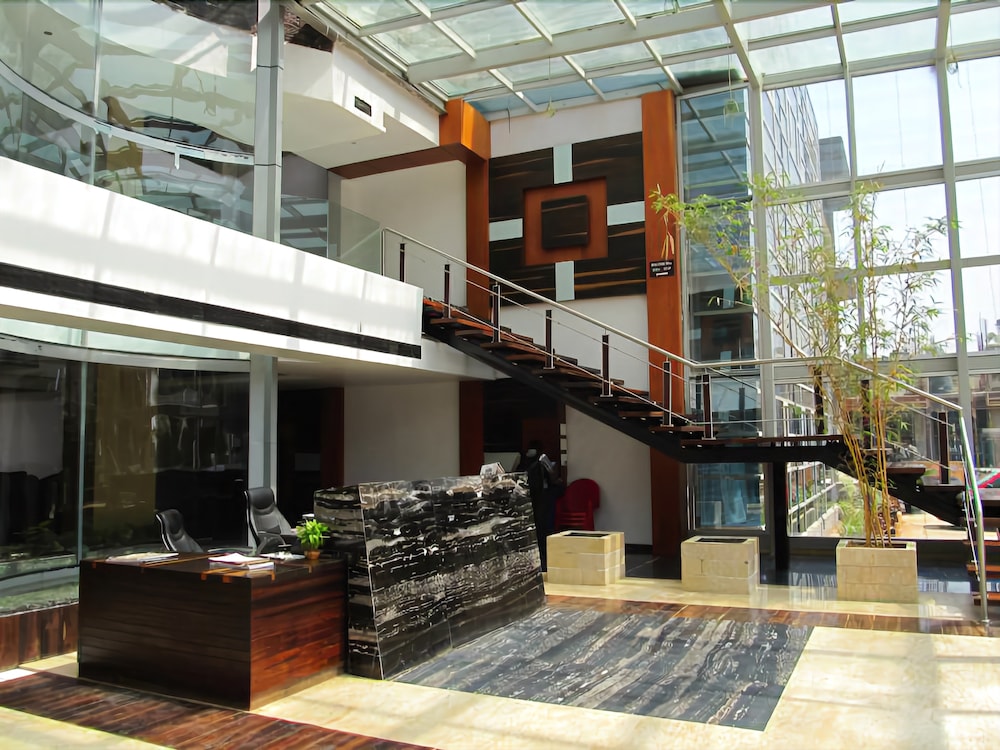 Hotel Sea Rock Inn - Managed by ODON Hospitality