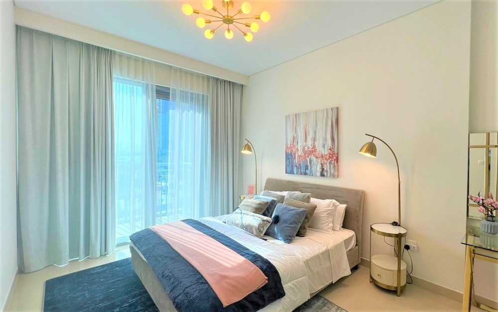 Luxury Dubai creek harbour Waterfront Apartment 