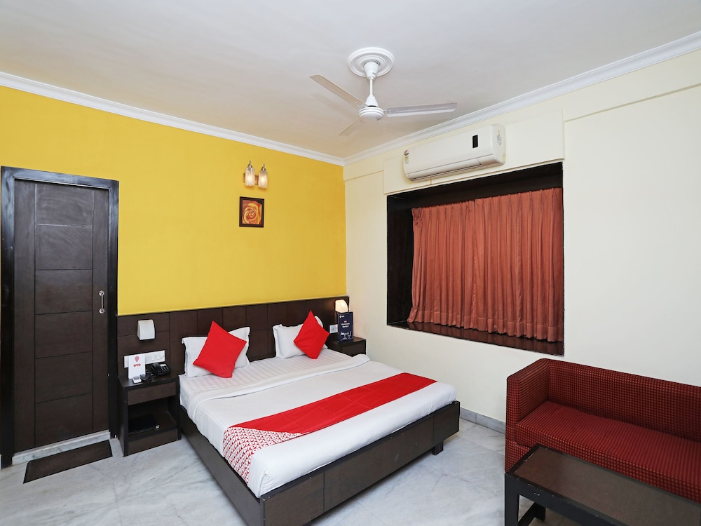 OYO 15258 Hotel Arya International