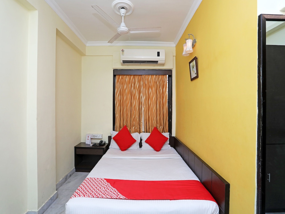 OYO 15258 Hotel Arya International