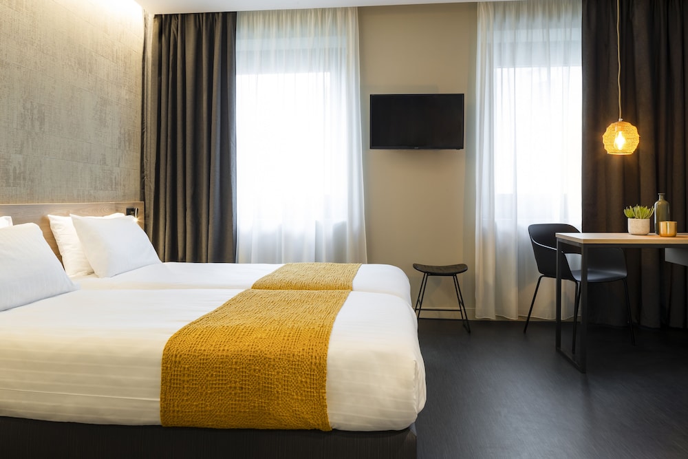 37 Lodge La Défense Courbevoie