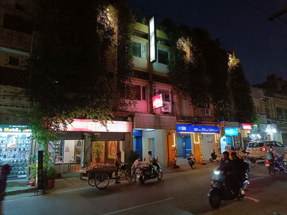 Hotel Samrat