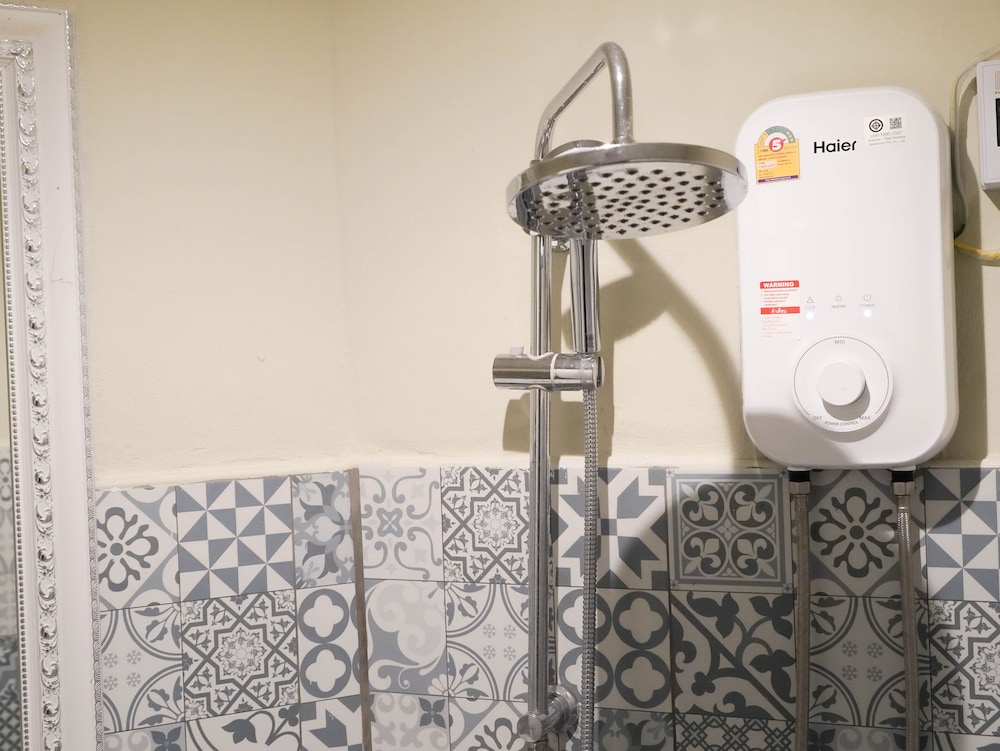2499 Heritage Chinatown Bangkok Hotel By RoomQuest