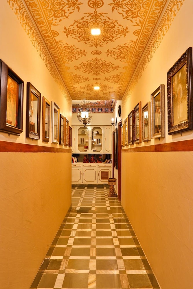 Hotel Pearl Palace