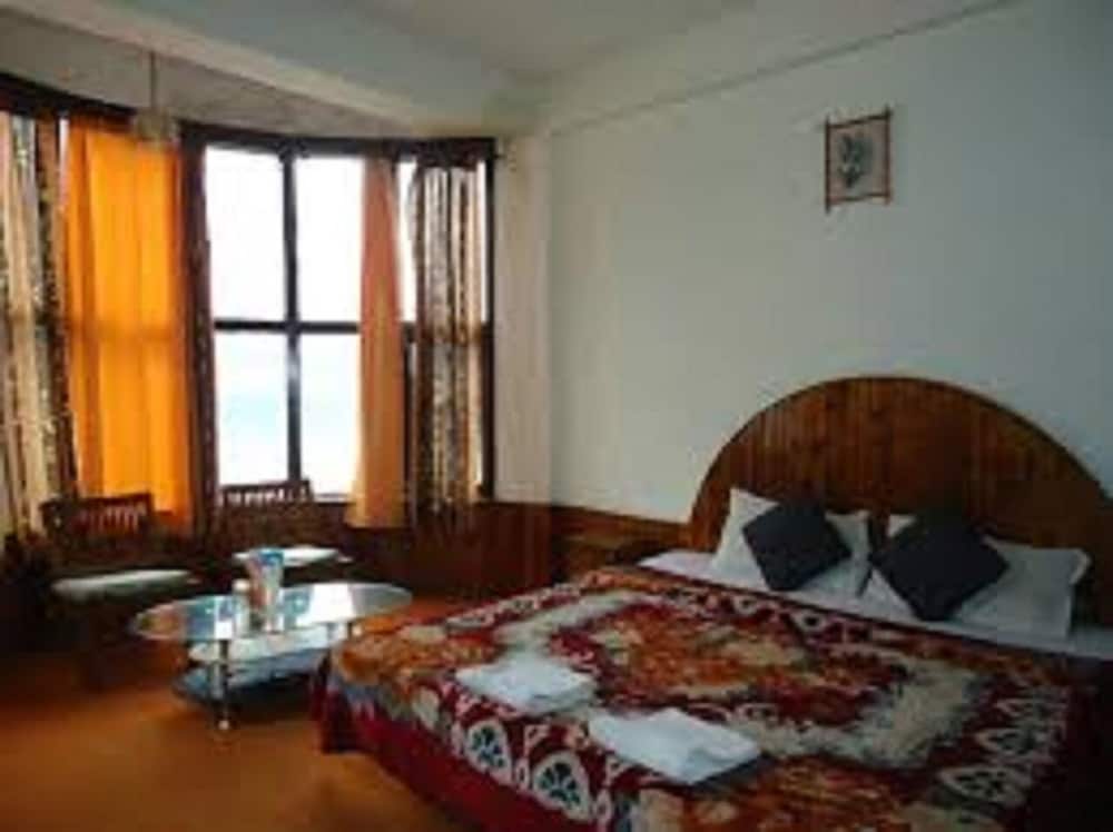 Hotel Hadimba Palace - Near Mall Road