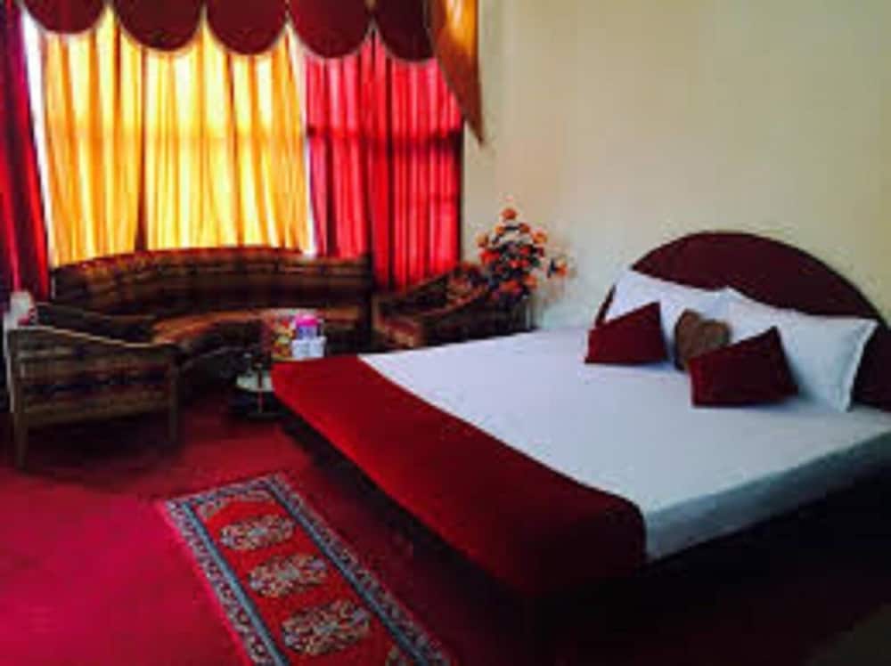 Hotel Hadimba Palace - Near Mall Road