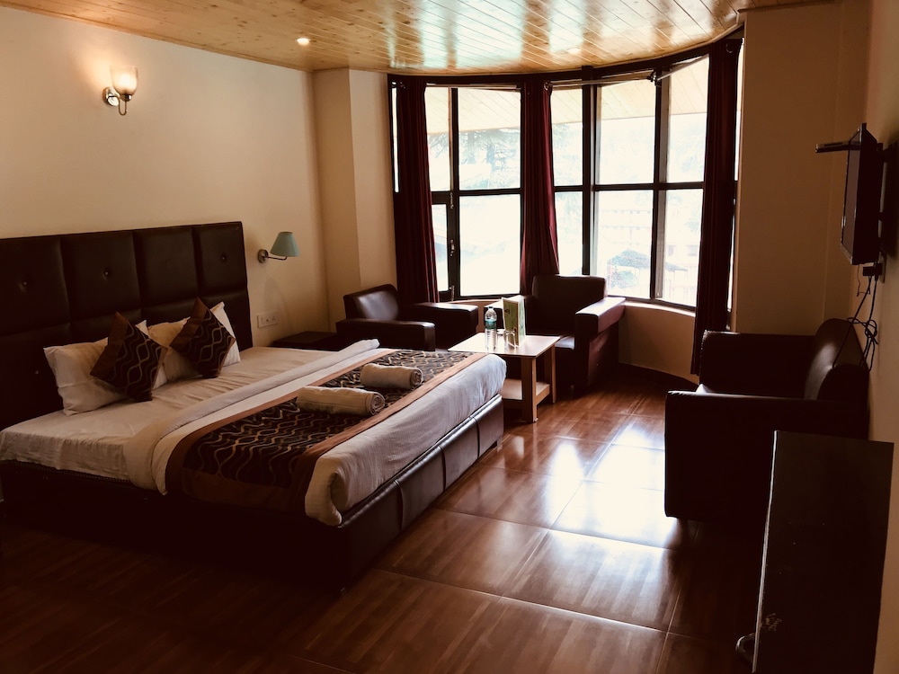 Hotel Hadimba Palace - Near Mall Road