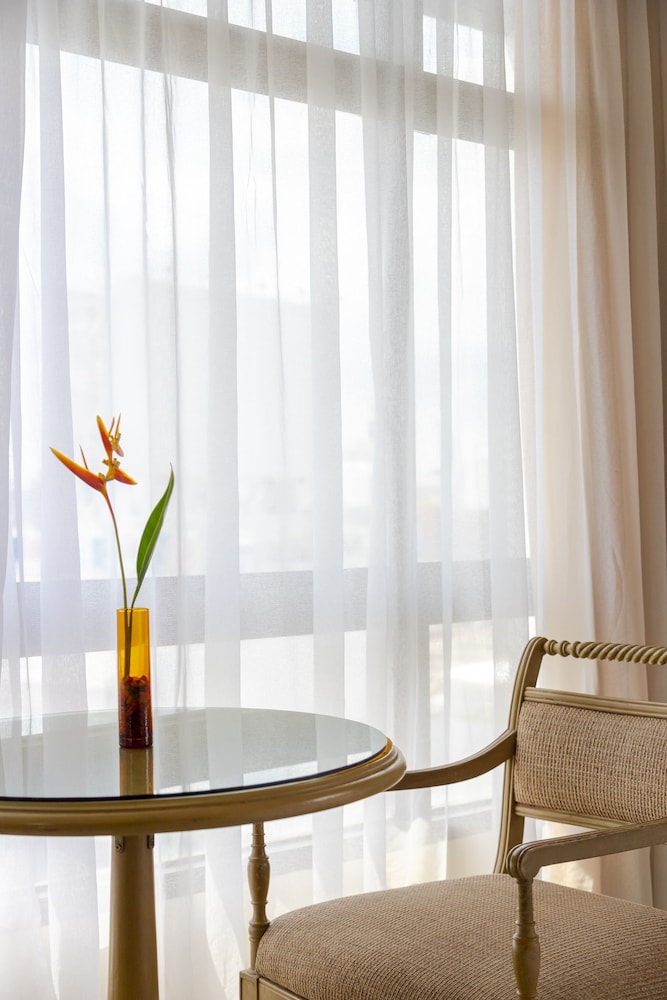 Pinnacle Lumpinee Park Hotel