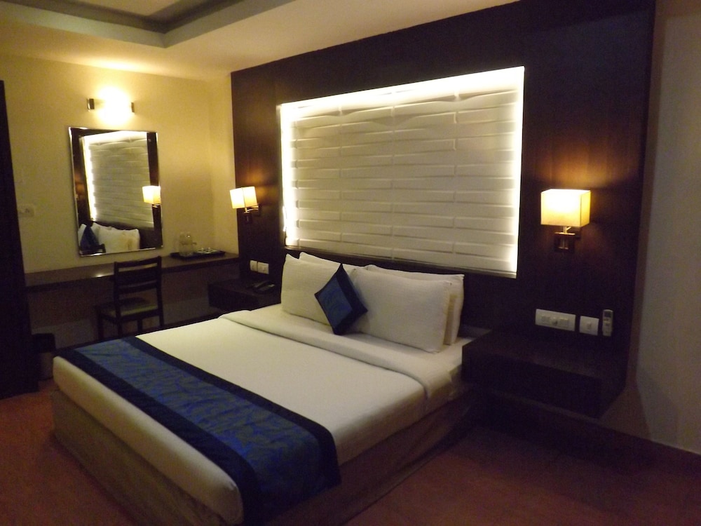 Shanthi Castle International Premium Hotel