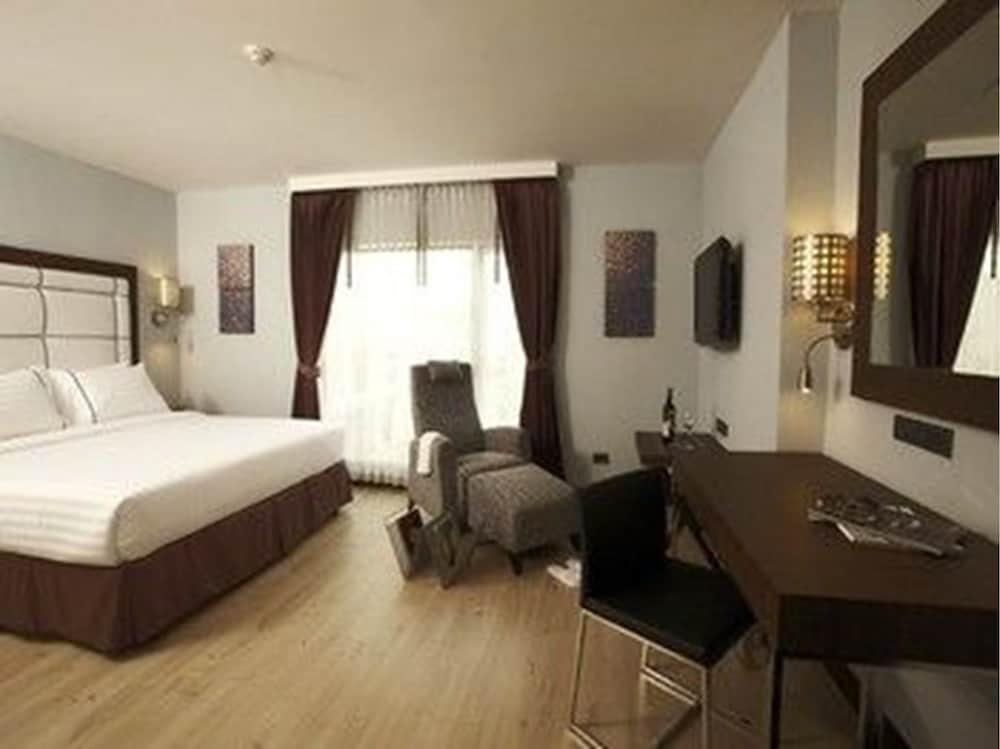 Sukhumvit Suites Hotel