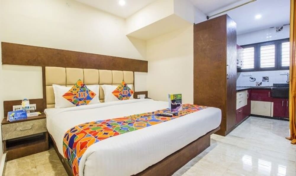 FabHotel Crown Suites