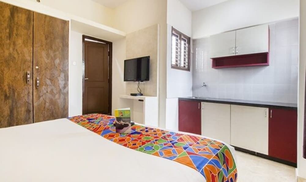 FabHotel Crown Suites