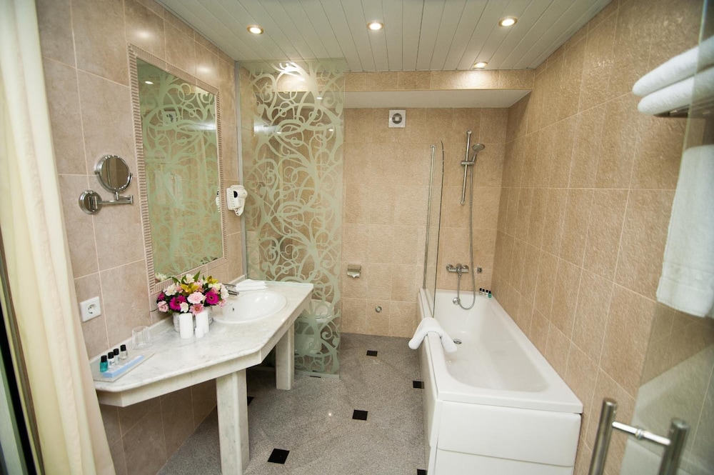 Kazzhol Hotel Astana
