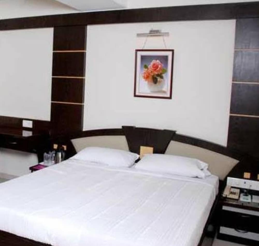Hotel Three Star Navi Mumbai