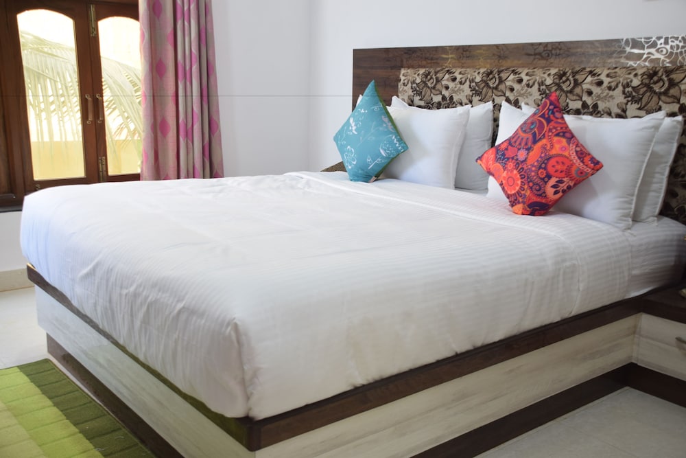 Hotel Sky Light Royal Stay