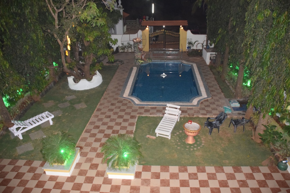 Hotel Sky Light Royal Stay