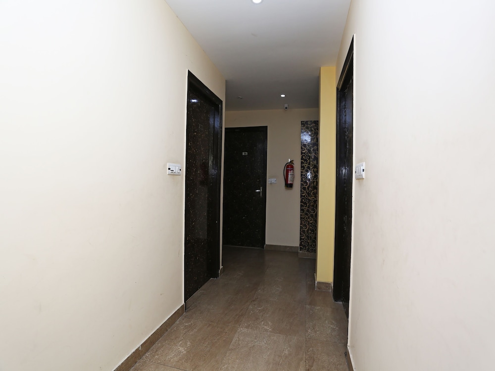 OYO 28440 Mk Hotel And Restaurant