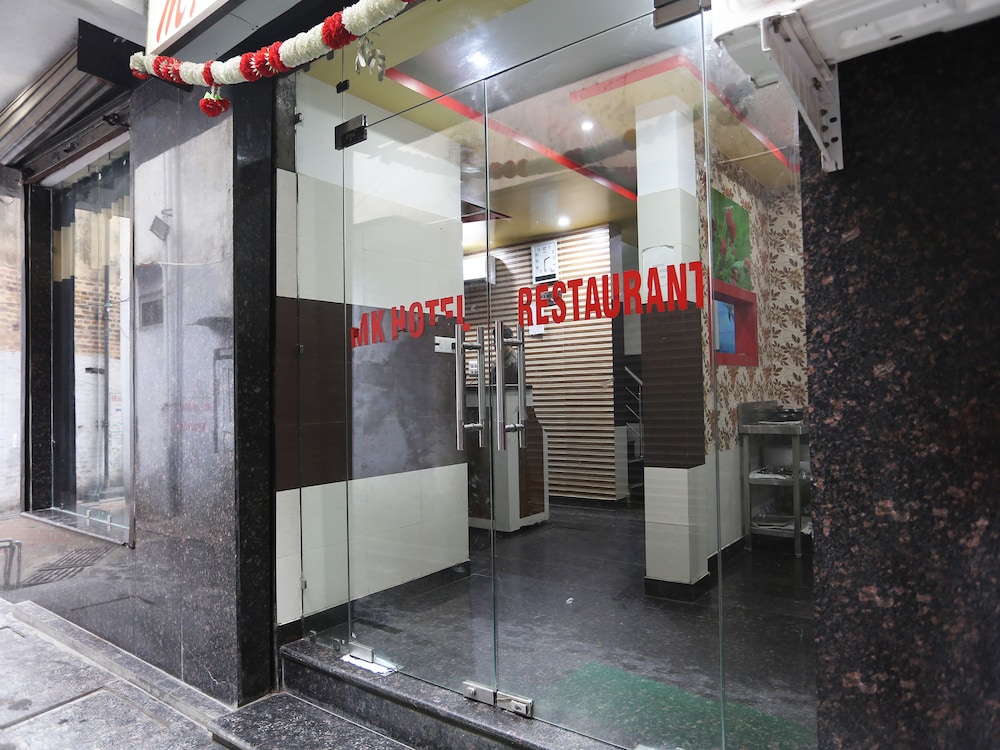 OYO 28440 Mk Hotel And Restaurant