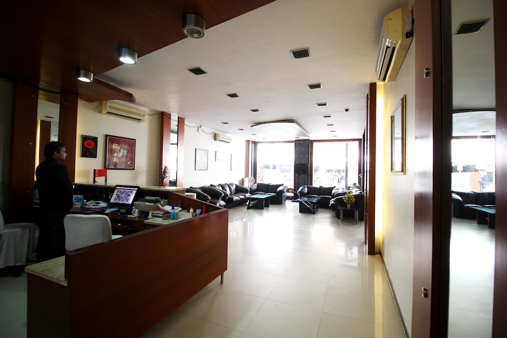 Hotel Marshall The Grand, Paldi
