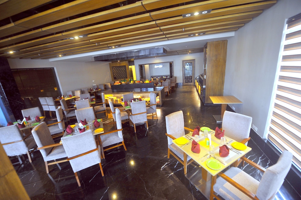 Pipul Padmaja Premium Hotel and Convention