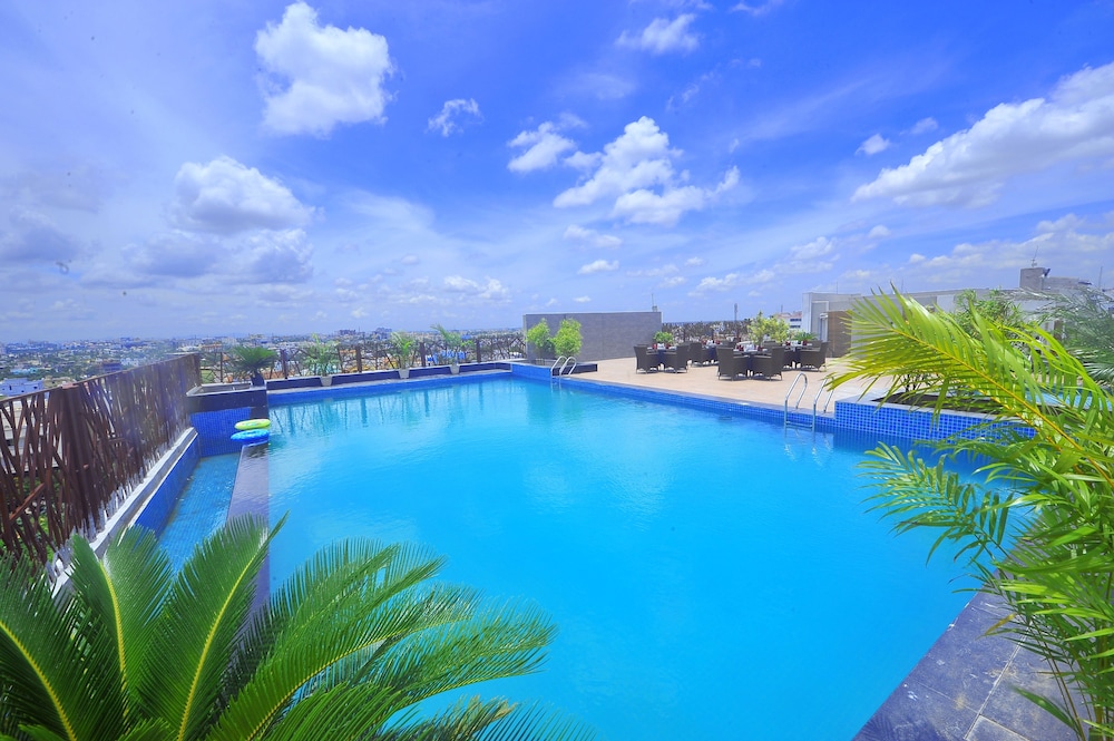 Pipul Padmaja Premium Hotel and Convention