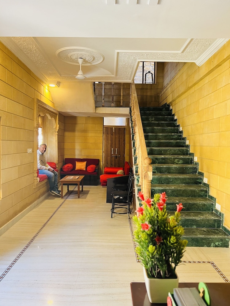 Hotel Garh Villa