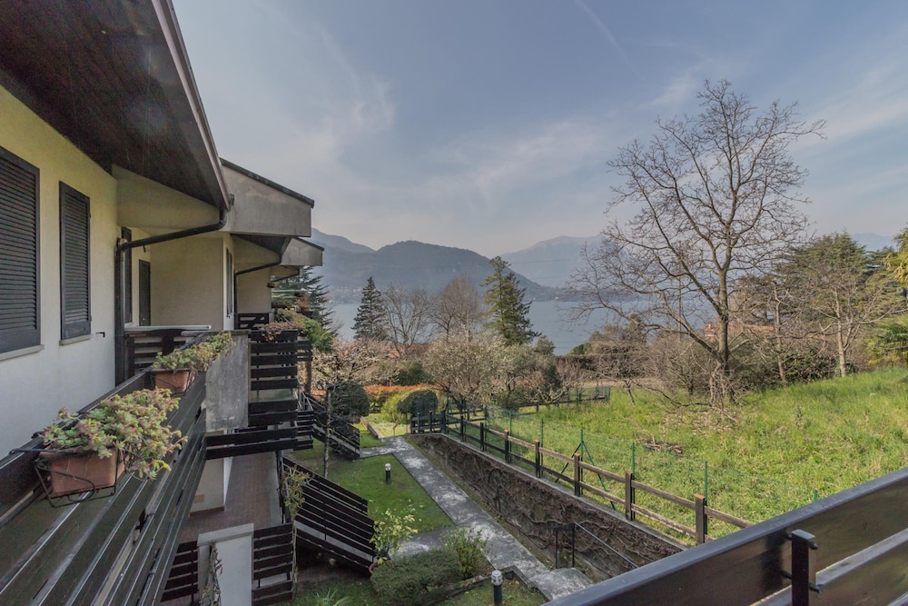 Blu al Lago in Lierna