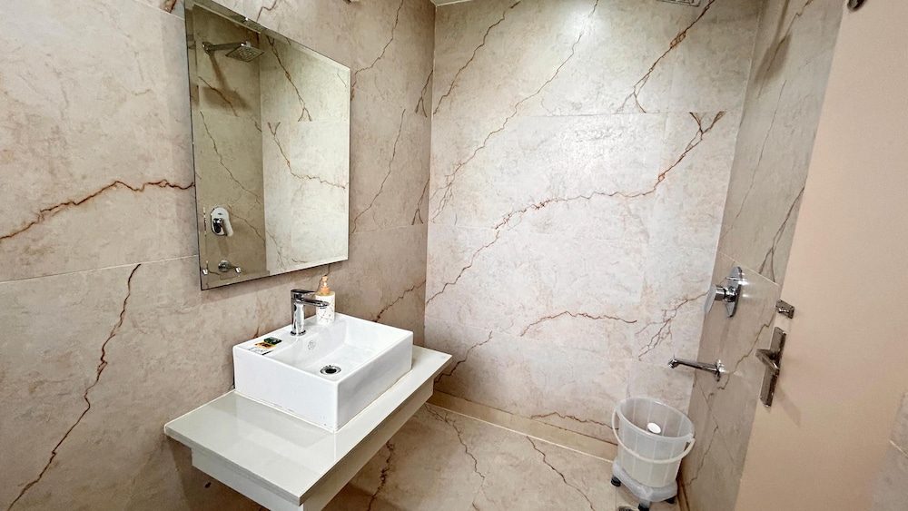 Fabhotel La Cozy Residency