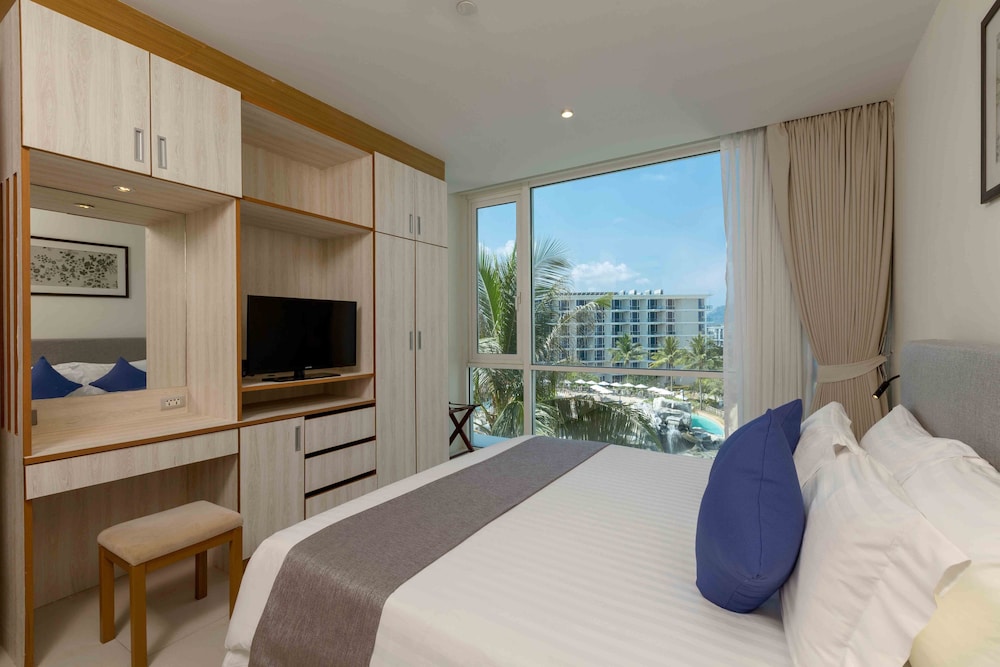 Splash Beach Resort, Mai Khao, Phuket