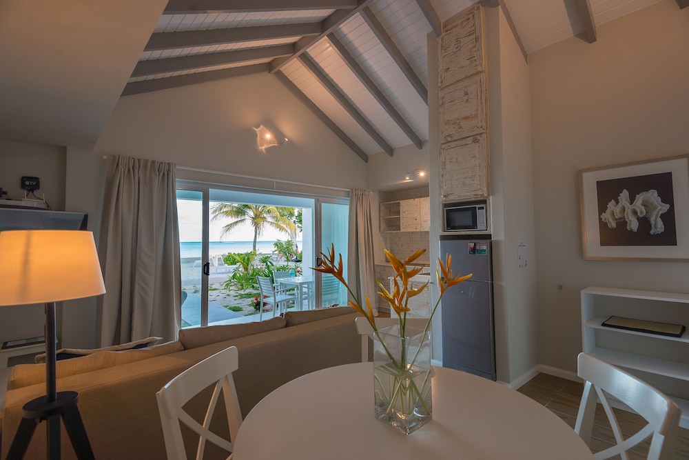 Le Nautique Luxury Beachfront Apartments