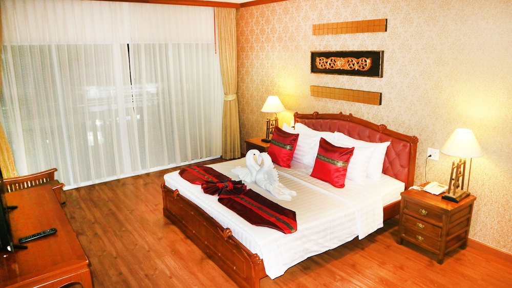 Aiyaree Place Hotel