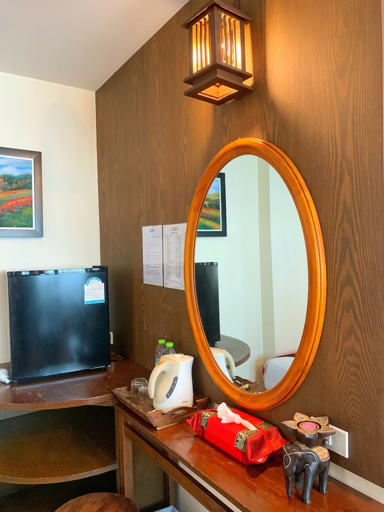 Aiyaree Place Hotel