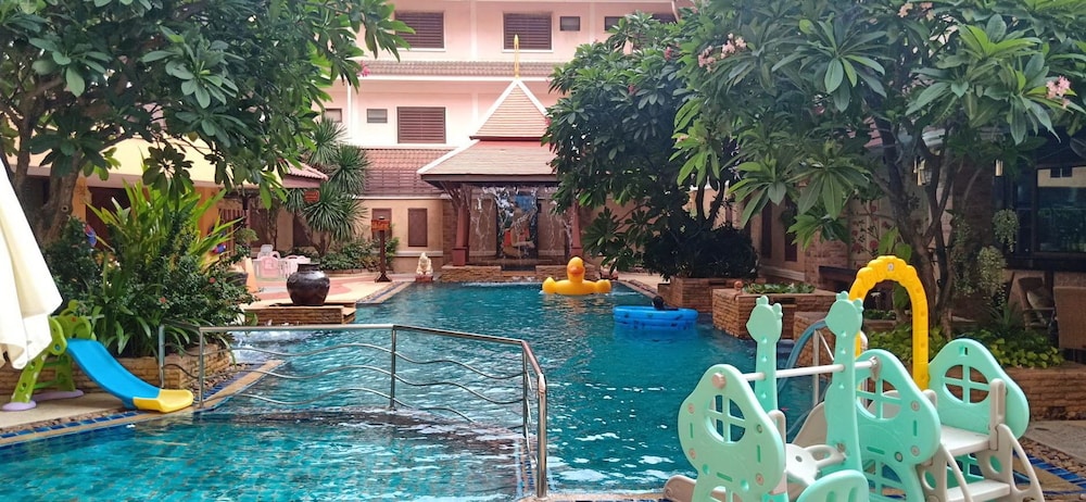 Aiyaree Place Hotel