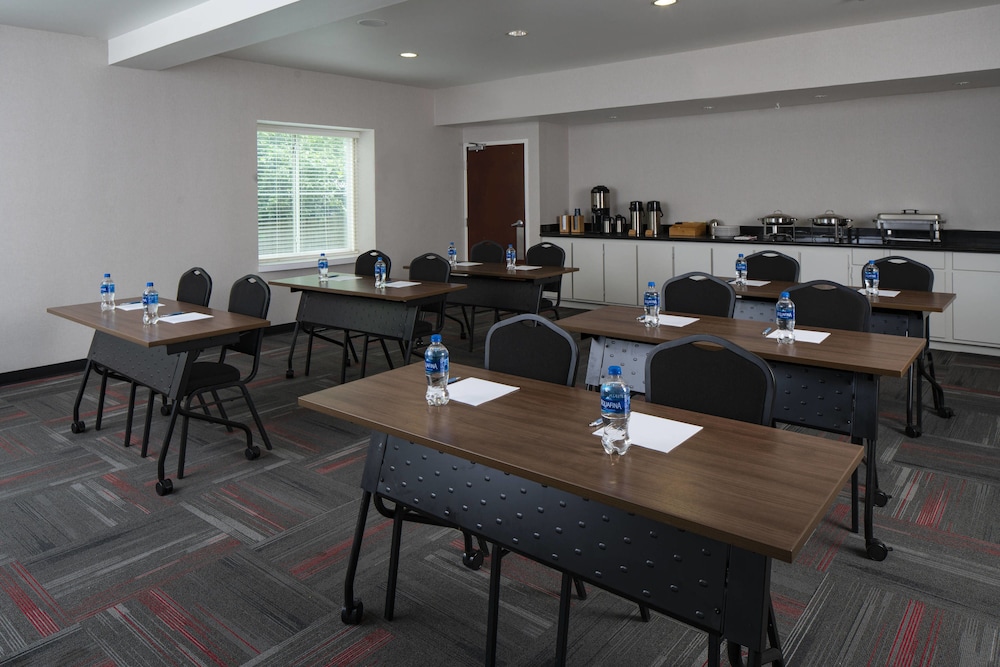 Four Points by Sheraton Dallas Arlington Entertainment District