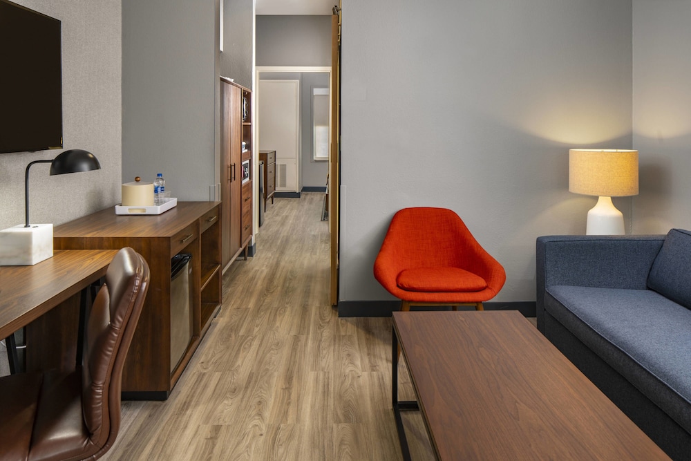 Four Points by Sheraton Dallas Arlington Entertainment District