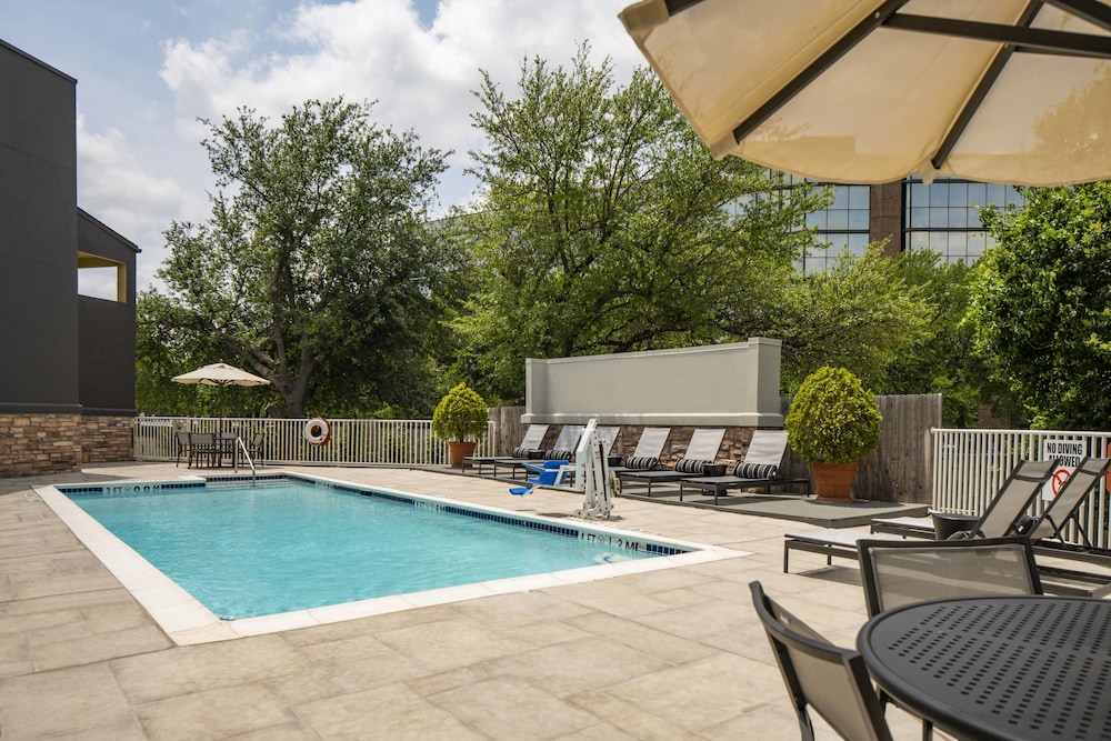Four Points by Sheraton Dallas Arlington Entertainment District