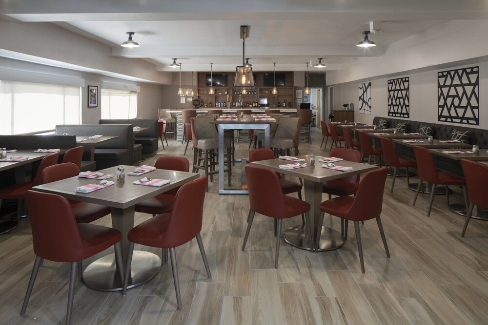 Four Points by Sheraton Dallas Arlington Entertainment District