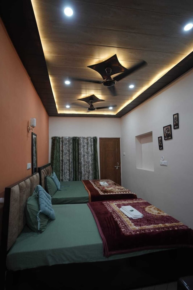 Ambricana Paying Guest House