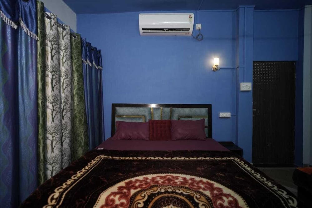 Ambricana Paying Guest House