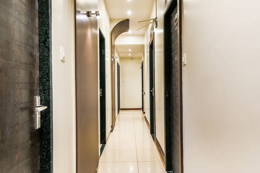 FabHotel Adore Inn