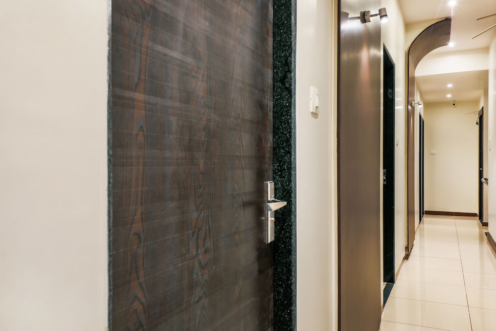 FabHotel Adore Inn