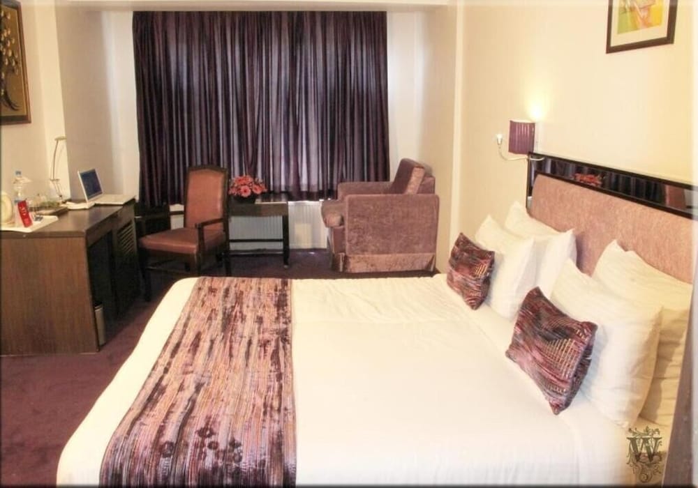 Batra Hotels & Residences