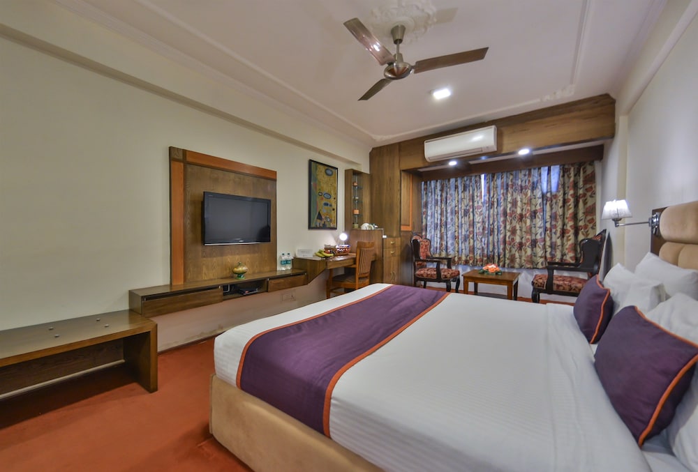 Batra Hotels & Residences