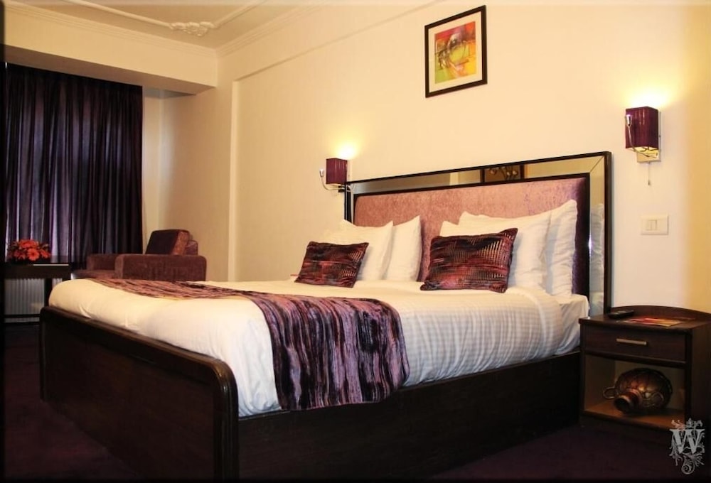 Batra Hotels & Residences